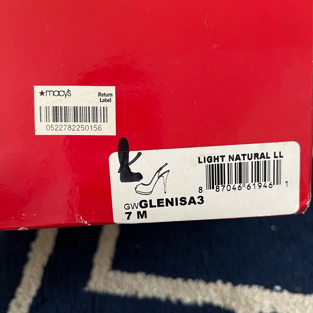 Guess platform pumps - Picture 3 of 3